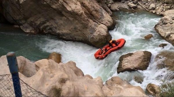 هشدار به گردشگران درباره آب ملخ ، ماجرای ناپدید شدن 2 گردشگر هشدار به جهانگردان درباره آب ملخ ، ماجرای ناپدید شدن 2 جهانگرد در اصفهان